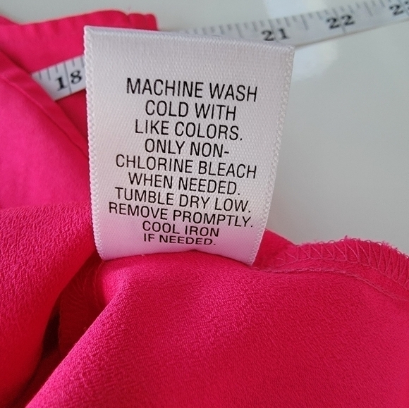 EUC Apt9 Hot Pink Sleeveless Buttonfront Blouse Size PM - Picture 9 of 9